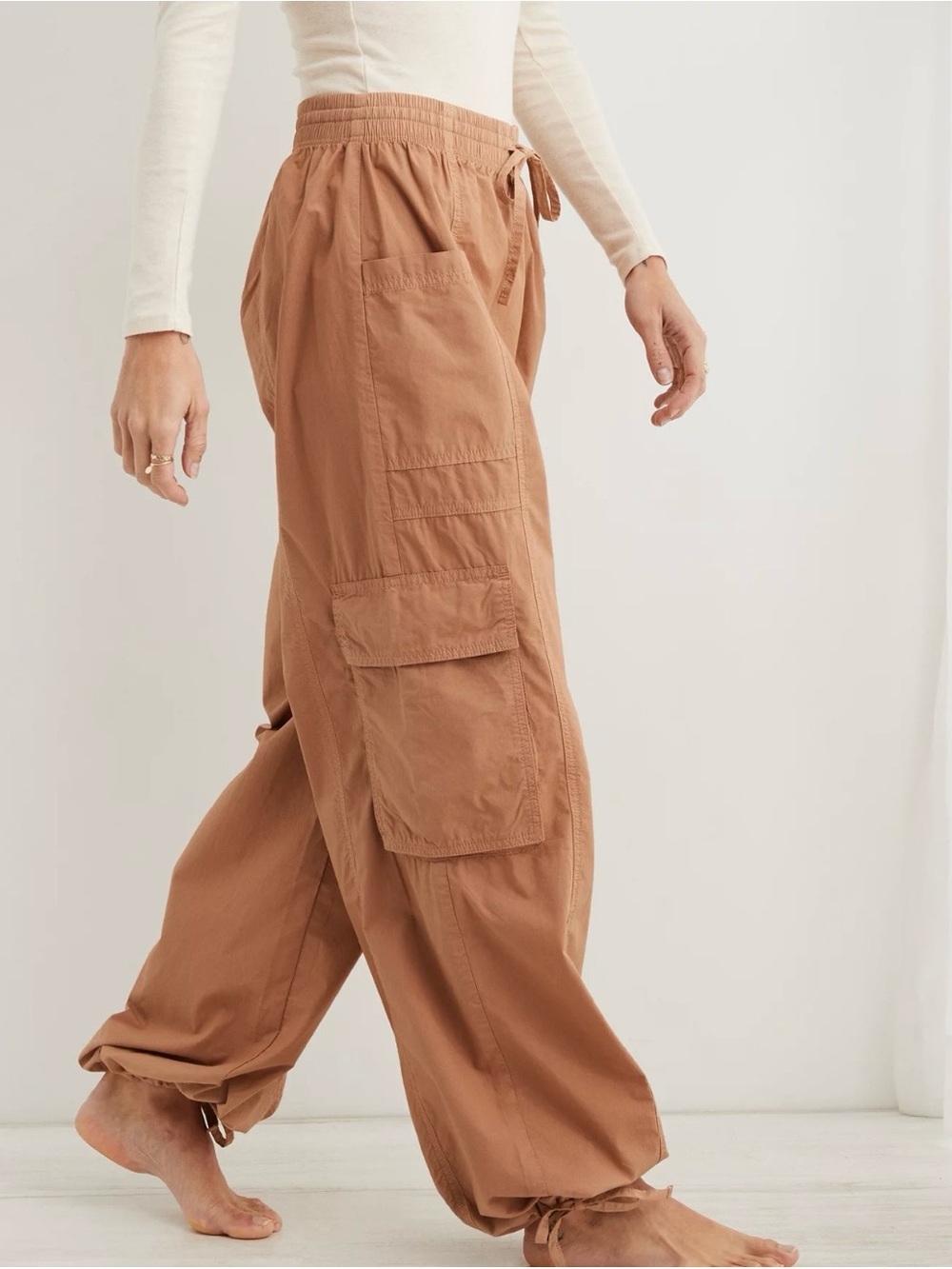 Aerie High Waisted Go-For-It Baggy Cargo Pants Carmel Brown
Women’s size S NWT